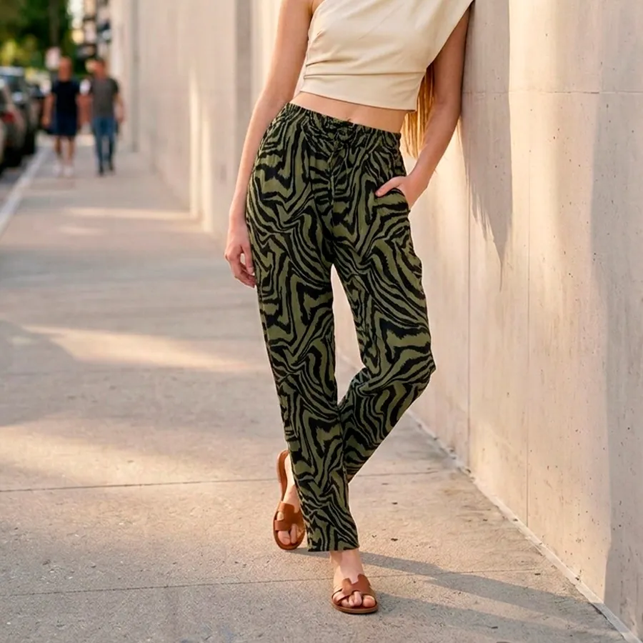 3331 PANTALON CON ESTAMPADOS 9485