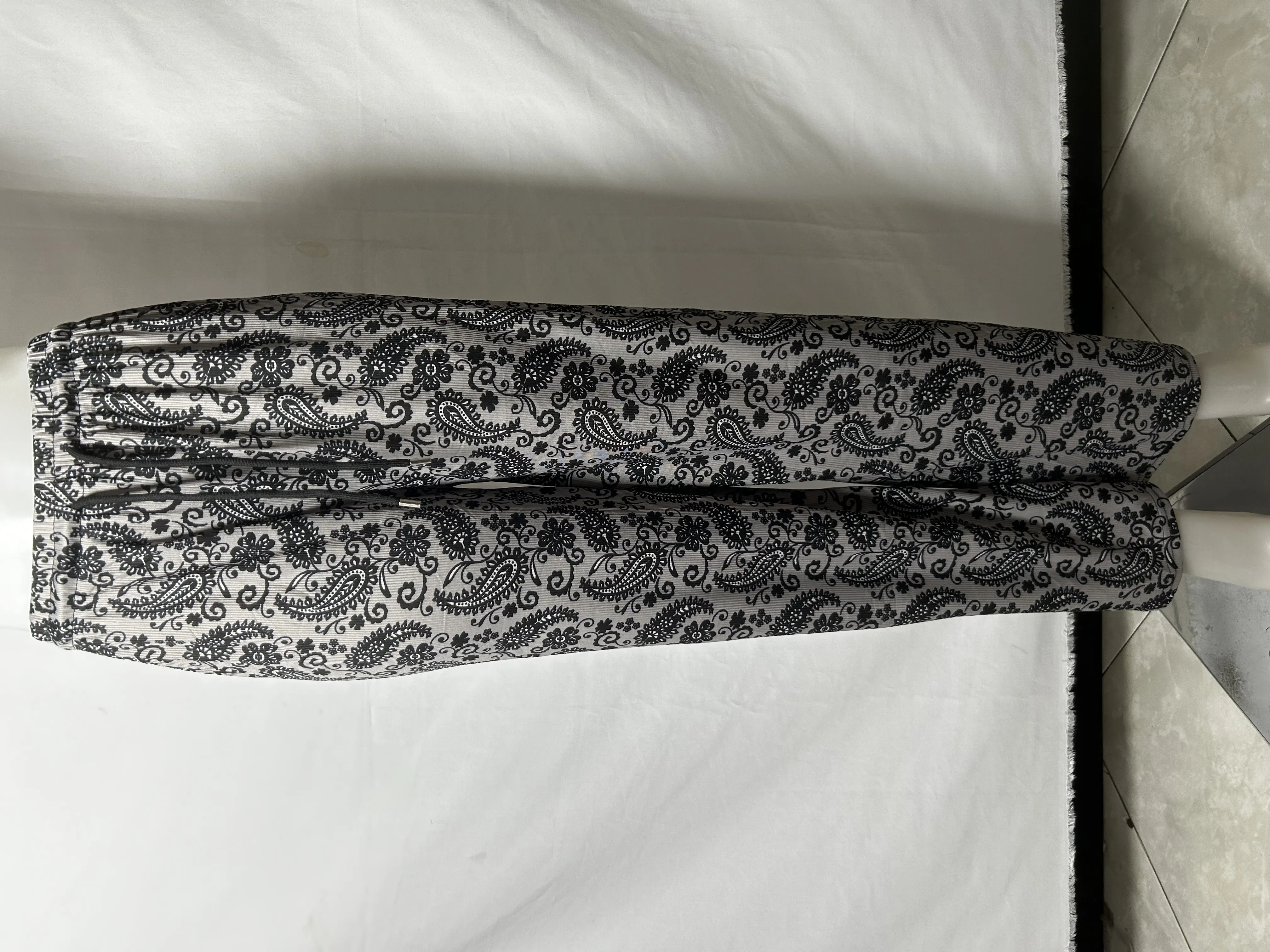 AD2621 Pantalón estampado 15247