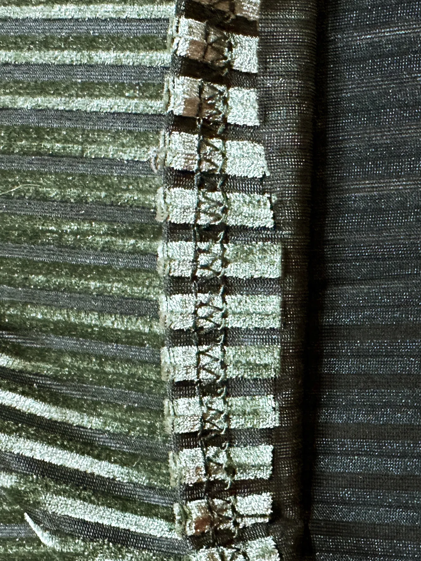 AD2511 1210